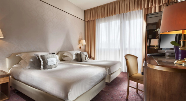 Waldorf Suite Hotel