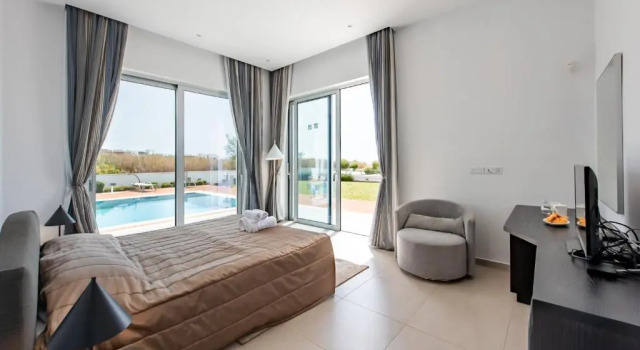 Seafront Villa Cecelia by Ruidoso Luxury, Забронировать Вилла Айия-Напа район Фамагуста, рядом с Пляж Лимнара