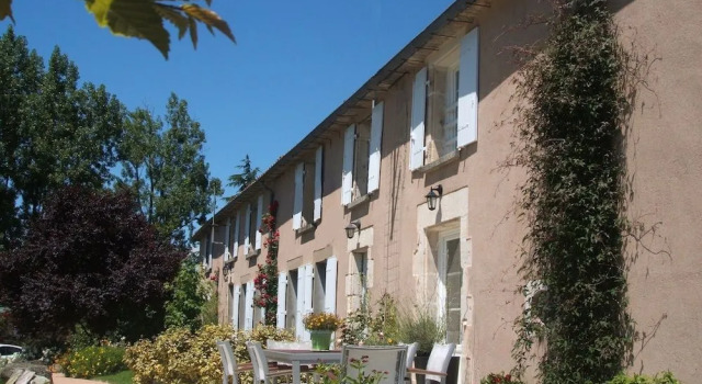 Chambres dhôtes La Charrière, Забронировать Отель Шефуа 