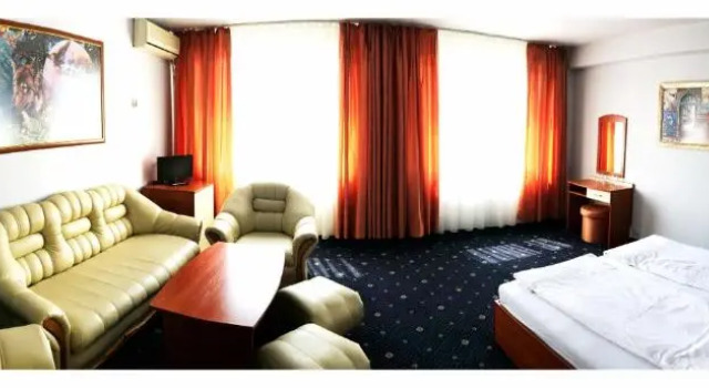 Полулюкс Hotel Rahovets