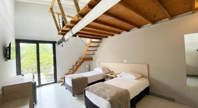 Четырёхместный номер Standard Дуплекс Pixel House Hotel
