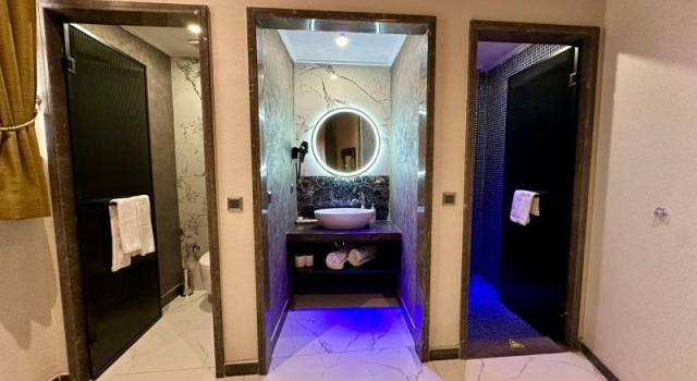 Полулюкс Luxury Dumos Suite Hotel