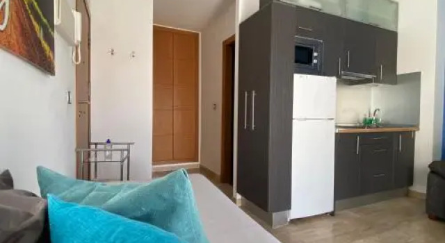 Estudio Calle Arroyo 27, Забронировать Отель Отели Севильи 3 звезды, рядом с Площадь Святого Франциска, 3*