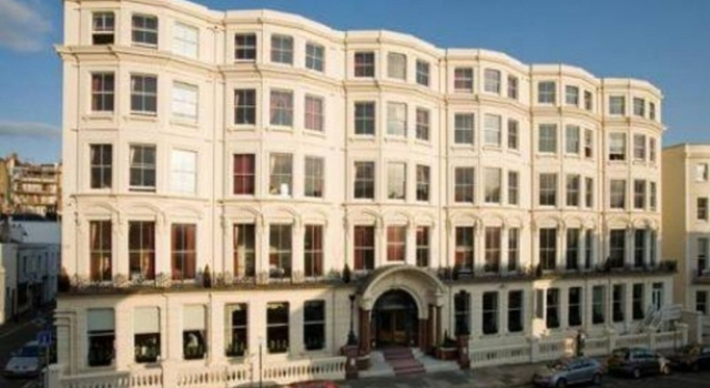 Lansdowne Place Hotel & Spa, Забронировать Курортный отель Отели Исторического графства Суссекса с парковкой, Парковка
