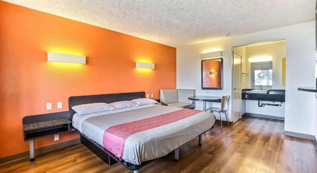 Номер Deluxe Motel 6-Oakland, CA - Embarcadero