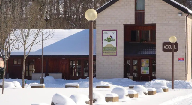 Le Pas de LOurs, Book Hotel Hotels in Albies with a Pool, Swimming Pool