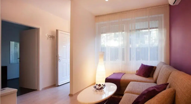 Апартаменты Feels Like Home Apartments