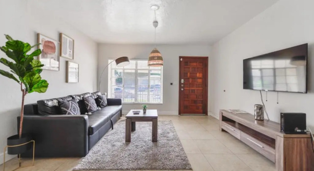 Amazing 3BR House 5 minutes from Marlins Park
