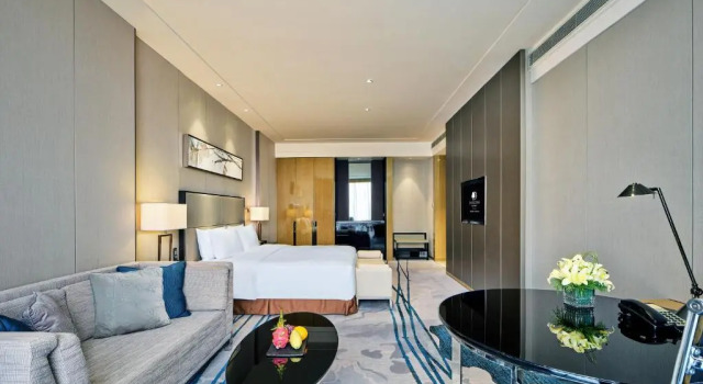 Двухместный номер Standard DoubleTree by Hilton Heyuan