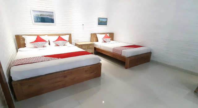 Семейный люкс OYO 915 Villa Sari
