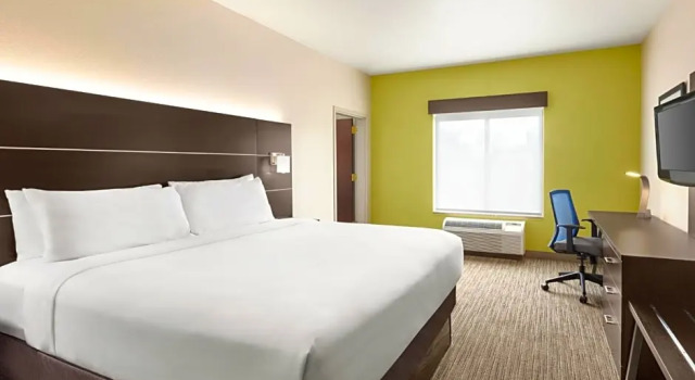 Люкс Holiday Inn Express Hotel & Suites San Antonio NW-Medical Area by IHG