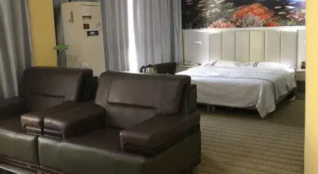Люкс Deluxe Sucheng Chain Hotel (Huangmei Zhongbai Warehouse)
