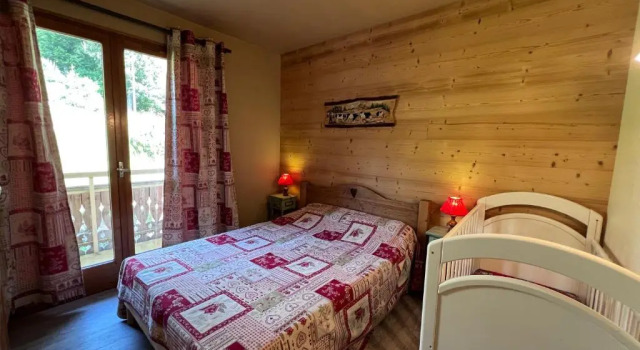 Crepuscule 4 - Appartement proche pistes de ski et village, Забронировать Апартаменты/квартира Отели Ла-Клюза с парковкой, рядом с Горнолыжный подъемник Риффруа, Парковка