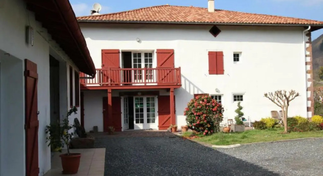 Gîte Bidarray, 5 pièces, 8 personnes - FR-1-384-238, Book Hotel Hoteller i Bidarray med parkering, Parkering