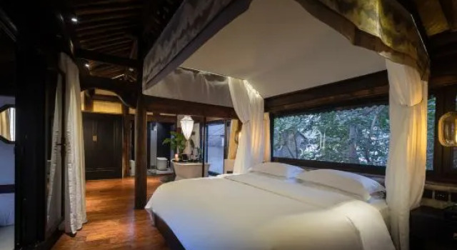 Люкс c 1 комнатой с видом на внутренний двор Dali Mutian Yangshan Hotel