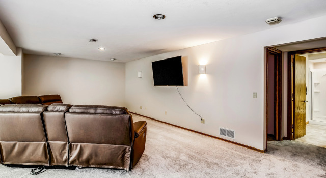Amazing 3 bedroom House in Upscale Part of Town!, Prenota Hotel Hotel a Kansas con parcheggio, Parcheggio