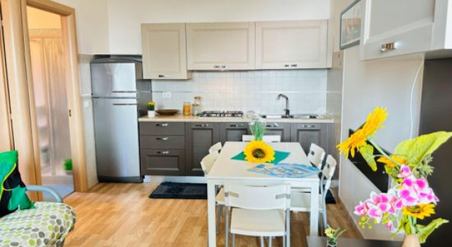 Апартаменты Bright Flat With Shared Swimming Pool