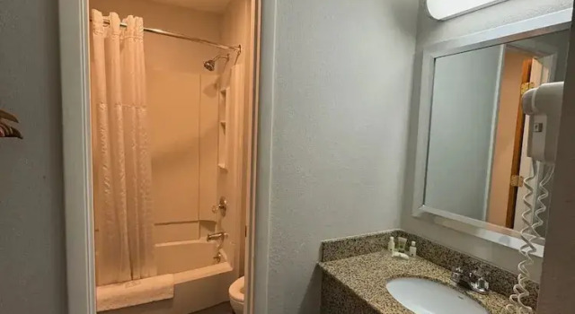 Номер Deluxe 1734 West Hotel