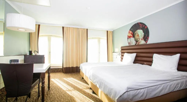 Двухместный номер Standard с видом на город Golden Tulip Hotel Central