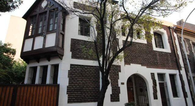 Hostal Sendero Sur, Забронировать Отель Провиденсия Сантьяго, рядом с Ночной клуб Chocolate в Сантьяго