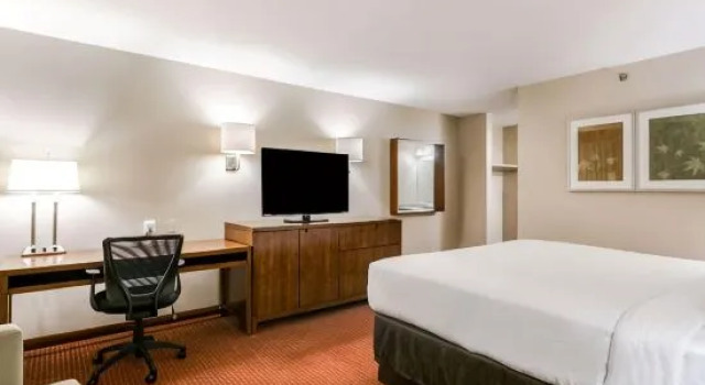 Люкс Clarion Hotel BWI Airport Arundel Mills
