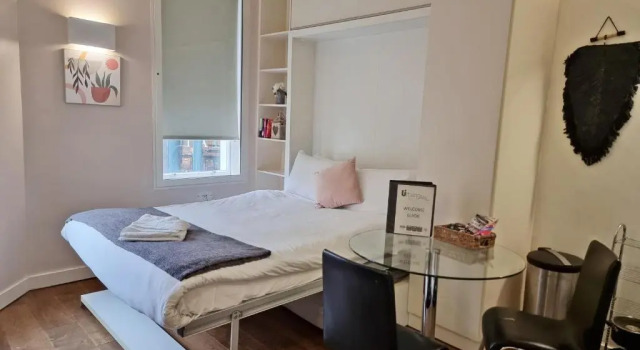 Студия London City Apartments