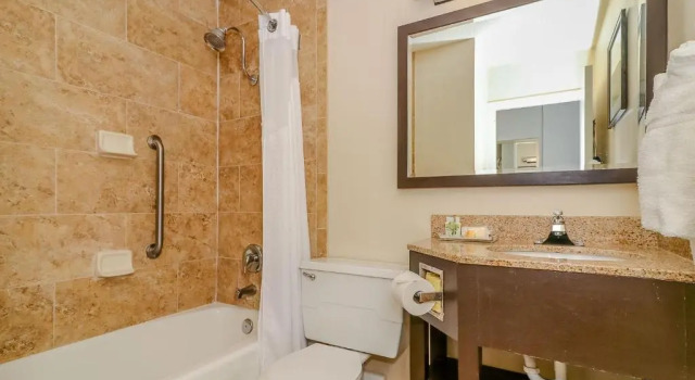 Двухместный номер Standard с балконом и с видом на город Holiday Inn Resort Oceanfront at Surfside Beach by IHG