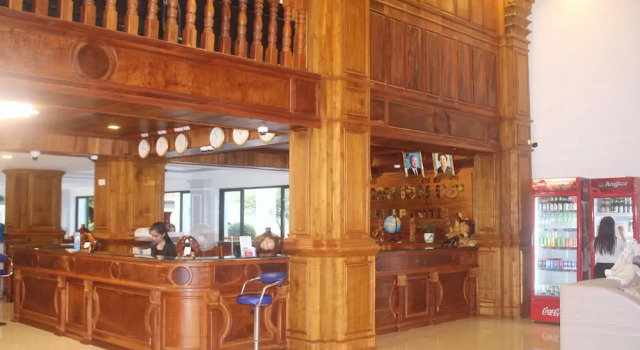 KC River Hotel