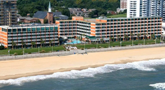 Run of House Holiday Inn & Suites Virginia Beach - North Beach by IHG