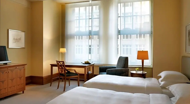 Клубный номер Standard Conrad Hamburg
