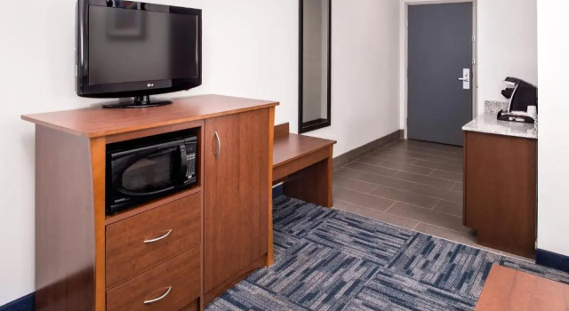 Люкс c 1 комнатой Holiday Inn Express & Suites Alamogordo Highway 54/70 by IHG