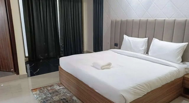 Номер Deluxe Pacific Inn City Center
