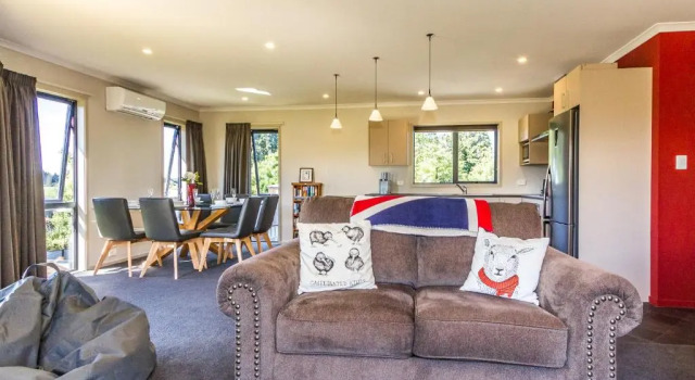 Kowhai Heights - Ohakune Holiday Home, Rezerwuj Hotel Hotele w Auckland Region z parkingiem, Parking