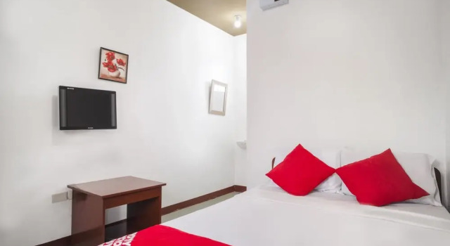 OYO 615 Cvp Hotel (Vaccinated Staff)