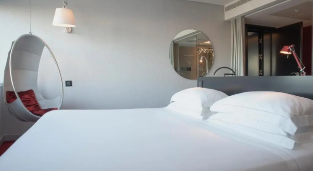 Двухместный номер Deluxe MYRIAD by SANA Hotels