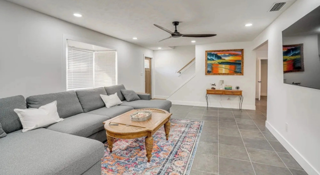Коттедж Deck + Pool Table! Walk to Dtwn Jensen Beach