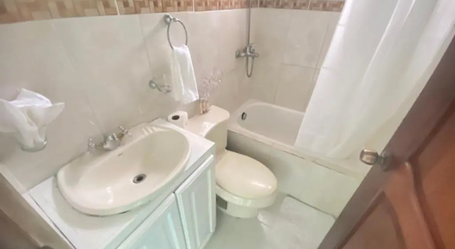 Апартаменты 9 Santiago Monumental Area Cozy 3 bedrooms - WIFI- Air Conditioner- Apartment for 7 peoples - close to all kind the business around and transportation 24 hours to visit the city