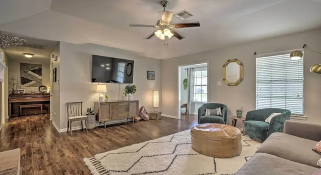 Pet-friendly Bryan Home < 5 Mi to Texas A & M!, Rezerwuj Hotel Bryan Teksas, w pobliżu Brazos County Park