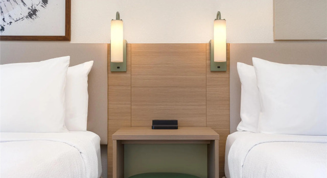 Четырёхместный номер Standard Spark by Hilton California Lexington Park