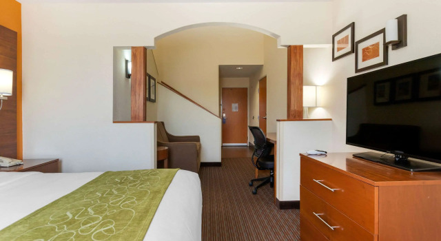 Четырёхместный люкс Comfort Suites Stevensville - St Joseph