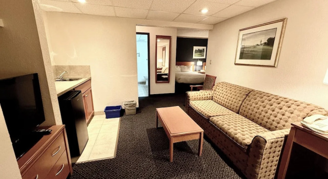 Четырёхместный номер Superior Days Inn by Wyndham Drayton Valley