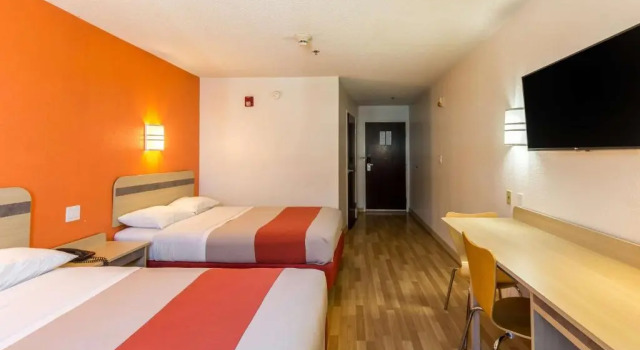 Четырёхместный номер Standard Motel 6-Harlingen, TX