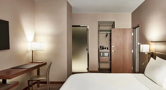Двухместный люкс c 1 комнатой AC Hotel by Marriott New Orleans French Quarter