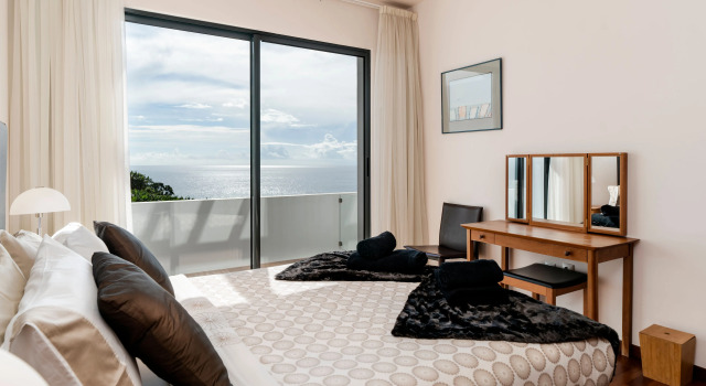 Contemporary villa, heated infinity pool, sea-views | Designhouse, Rezerwuj Hotel Arco da Calheta Madera