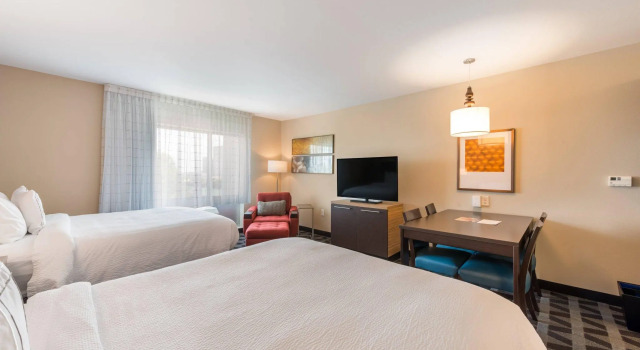 Четырёхместная студия TownePlace Suites by Marriott Greensboro Coliseum Area