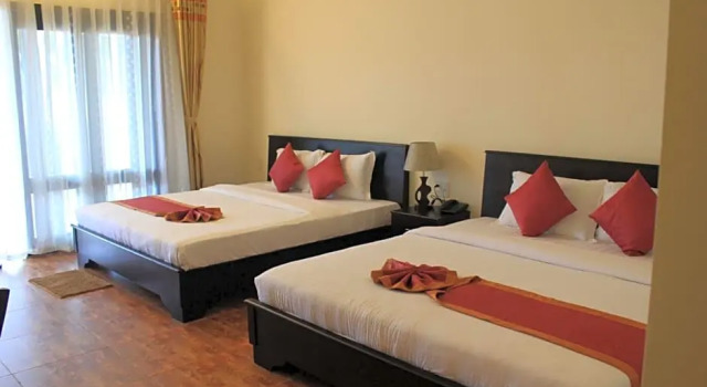 Четырёхместный номер Standard с видом на море Sun & Sands Beach Hotel