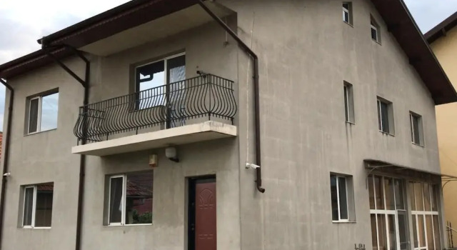 Chic Apartments