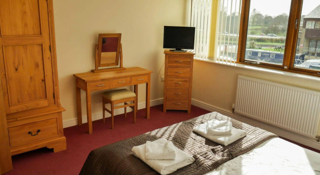 Tewitfield Marina Aparthotel, Rezervați Hotel-apartament Hoteluri de afaceri în Lancashire, 4* 5*