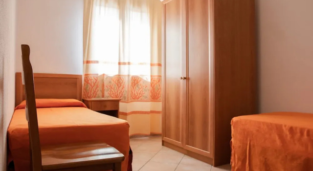 Idyllic Residence Cala Viola 2 Bedroom Sleeps Num1381, Забронировать Отель Орозеи Залив Орозеи