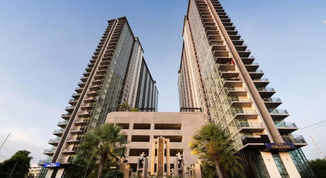 The Grand Jomtien by Favstay